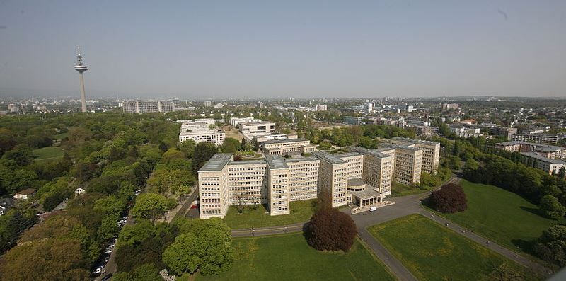 800px-Campus-westend-luftbild-2009-04-07-04